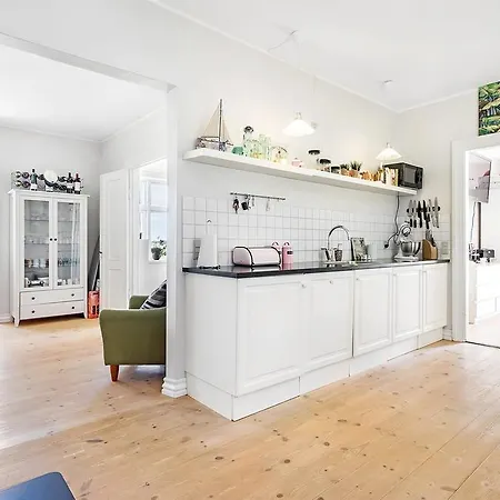 Five-bedroom Holiday In Vakantiehuis