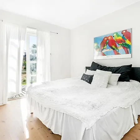 Five-bedroom Holiday In *