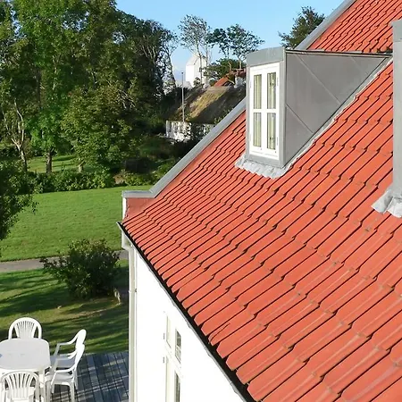 Vakantiehuis Five-bedroom Holiday In