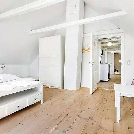 Vakantiehuis Five-bedroom Holiday In *